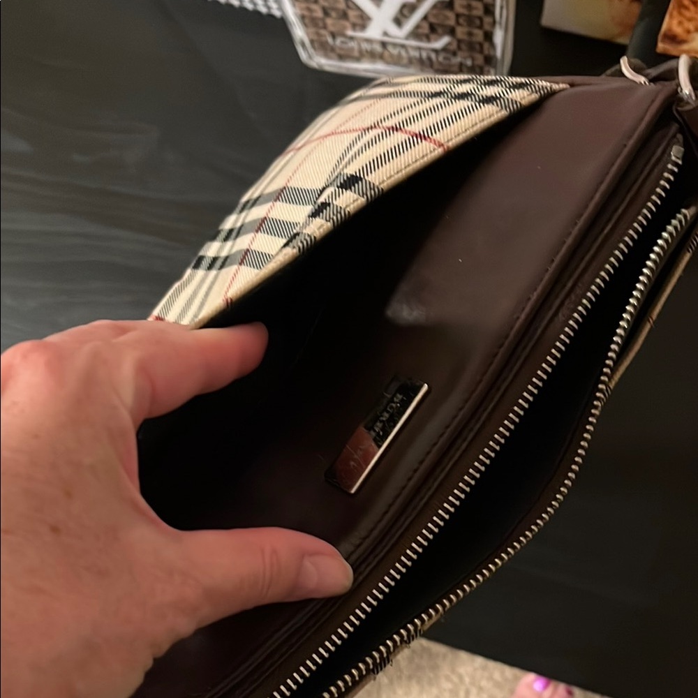 Burberry Nova Check Shoulder Bag EUC - Picture 6 of 7
